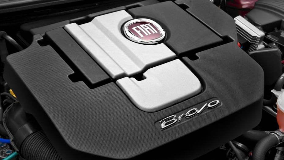 As tr&ecirc;s vers&otilde;es iniciais v&ecirc;m equipadas com motor 1.8 flex 16V, de 132/130 cavalos de pot&ecirc;ncia, enquanto a T-Jet mant&eacute;m o motor 1.4 turbo a gasolina, de 152 cv | <a href="%20https://preprod.quatrorodas.abril.com.br/noticias/fabricantes/fiat-apresenta-bravo-2014-74210" rel="migration"></a>