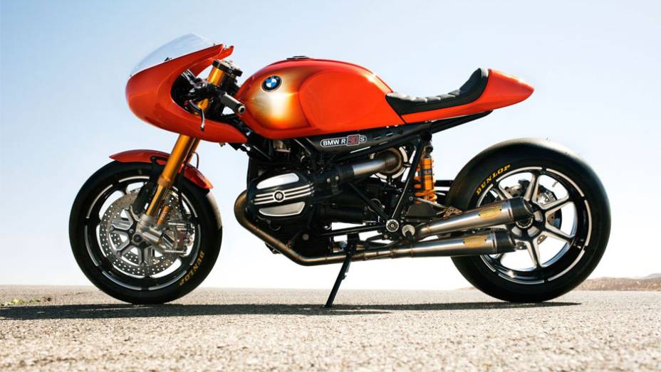 Motocicleta esportiva é a R 90 S do século 21 | <a href="https://preprod.quatrorodas.abril.com.br/moto/noticias/bmw-concept-ninety-concorso-d-eleganza-742400.shtml" rel="migration">Leia mais</a>