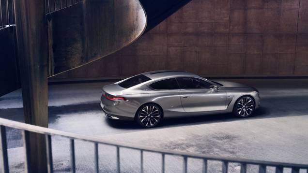 Externamente, o modelo assemelha-se ao conceito You, lançado pela Volvo em 2011 | <a href="https://preprod.quatrorodas.abril.com.br/noticias/fabricantes/bmw-pininfarina-lancam-gran-lusso-coupe-742303.shtml" rel="migration">Leia mais</a> Externamente, o modelo assemelha-se ao conceito You, lançado pela Volvo em 2011 | <a href="https://preprod.quatrorodas.abril.com.br/noticias/fabricantes/bmw-pininfarina-lancam-gran-lusso-coupe-742303.shtml" rel="migration">Leia mais</a>
