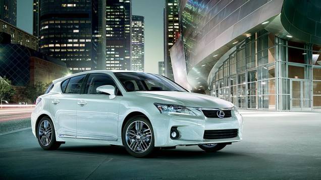 O hatch médio é um híbrido que tem como grande característica a economia no consumo de combustível | <a href="%20https://preprod.quatrorodas.abril.com.br/noticias/fabricantes/lexus-ct-200h-chega-r-149-mil-742382.shtml" rel="migration">Leia mais</a> O hatch médio é um híbrido que tem como grande característica a economia no consumo de combustível | <a href="%20https://preprod.quatrorodas.abril.com.br/noticias/fabricantes/lexus-ct-200h-chega-r-149-mil-742382.shtml" rel="migration">Leia mais</a>