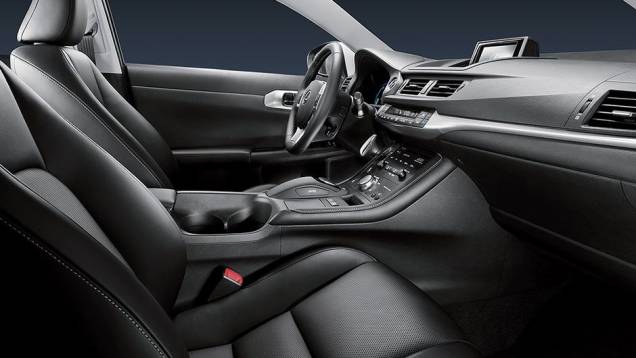 Combinando os dois motores, a potência total é de 136 cv | <a href="https://preprod.quatrorodas.abril.com.br/noticias/fabricantes/lexus-ct-200h-chega-r-149-mil-742382.shtml" rel="migration">Leia mais</a> Combinando os dois motores, a potência total é de 136 cv | <a href="https://preprod.quatrorodas.abril.com.br/noticias/fabricantes/lexus-ct-200h-chega-r-149-mil-742382.shtml" rel="migration">Leia mais</a>