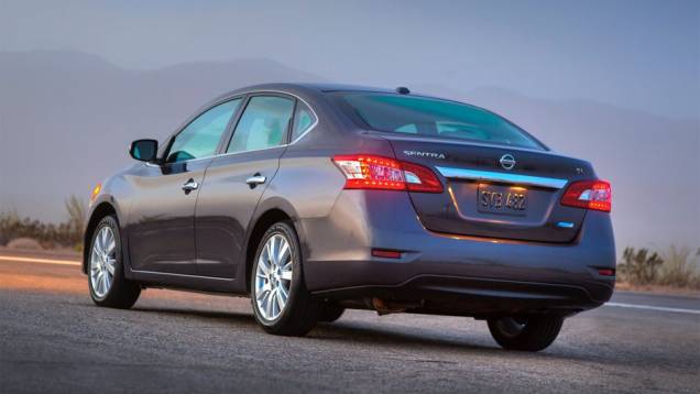 No Brasil, o Sentra foi lançado em 2007 | <a href="https://preprod.quatrorodas.abril.com.br/carros/lancamentos/nissan-sentra-757163.shtml" rel="migration">Leia mais</a> No Brasil, o Sentra foi lançado em 2007 | <a href="https://preprod.quatrorodas.abril.com.br/carros/lancamentos/nissan-sentra-757163.shtml" rel="migration">Leia mais</a>