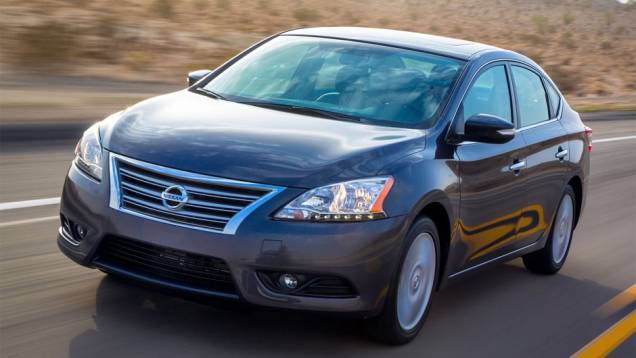 Nos EUA, o carro tem motor 1.8 DOHC; aqui, conta com um 2.0 16V | <a href="https://preprod.quatrorodas.abril.com.br/carros/lancamentos/nissan-sentra-757163.shtml" rel="migration">Leia mais</a> Nos EUA, o carro tem motor 1.8 DOHC; aqui, conta com um 2.0 16V | <a href="https://preprod.quatrorodas.abril.com.br/carros/lancamentos/nissan-sentra-757163.shtml" rel="migration">Leia mais</a>