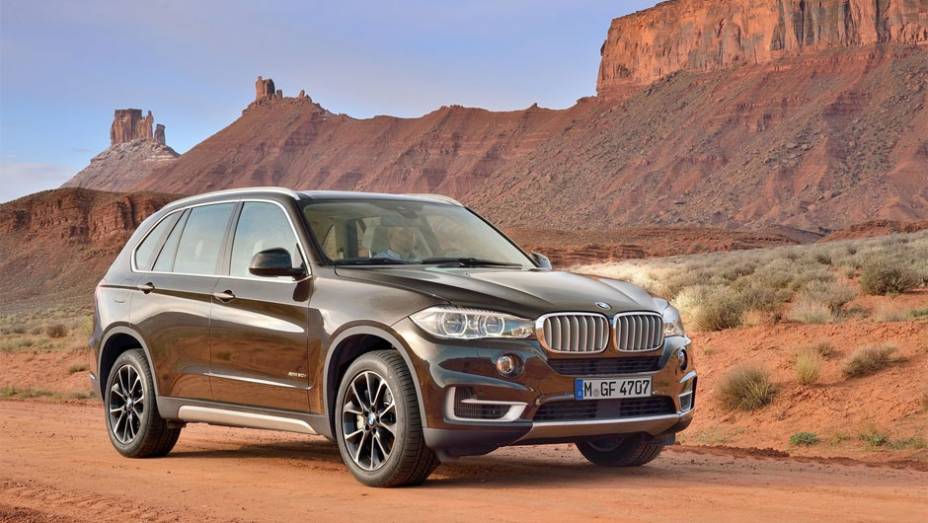 Aqueles que exigem mais desempenho podem ir adiante e experimentar o mais potente X5 xDrive50i | <a href="%20https://preprod.quatrorodas.abril.com.br/saloes/frankfurt/2013/bmw-x5-2014-753162.shtml" rel="migration">Leia mais</a>