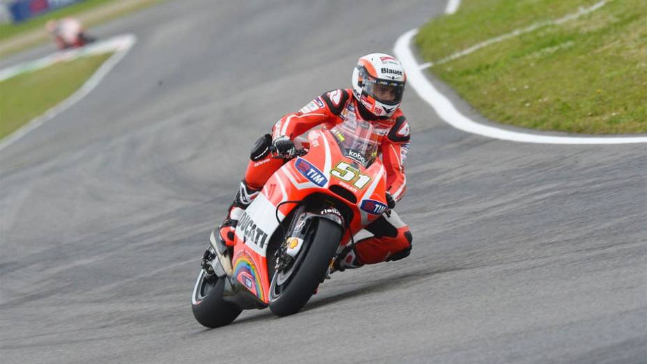 Michele Pirro ficou com o décimo lugar | <a href="https://preprod.quatrorodas.abril.com.br/moto/noticias/motogp-pedrosa-garante-pole-mugello-742928.shtml" rel="migration">Leia mais</a>