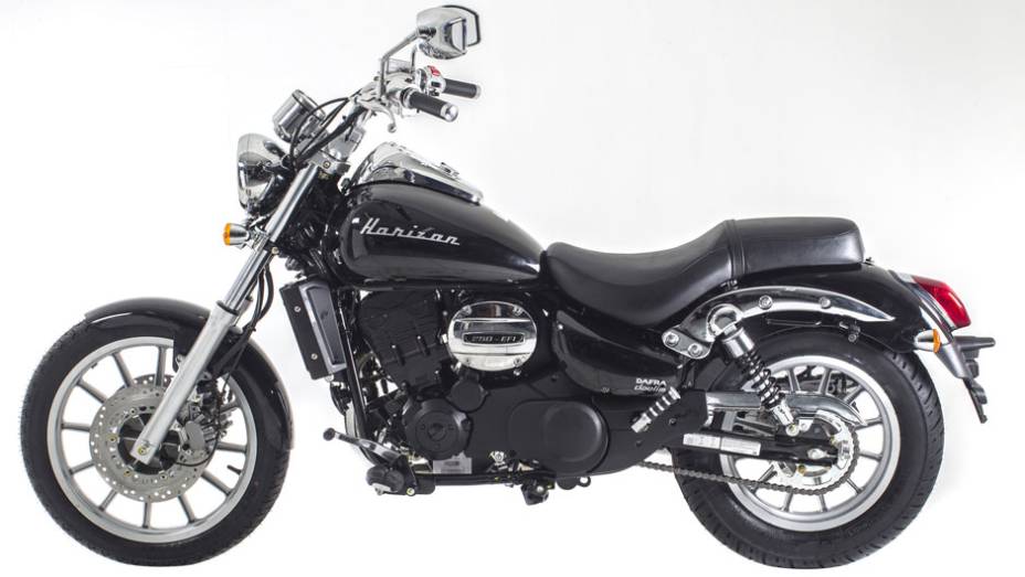 Nova custom da Dafra tem preço público sugerido de 13.690 reais | <a href="https://preprod.quatrorodas.abril.com.br/moto/noticias/dafra-lanca-custom-horizon-250-brasil-743081.shtml" rel="migration">Leia mais</a>