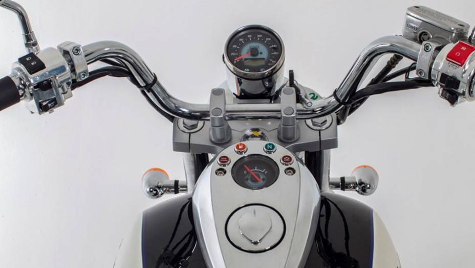 DafraHorizon 250 conta com posição de pilotagem que privilegia a ergonomia | <a href="https://preprod.quatrorodas.abril.com.br/moto/noticias/dafra-lanca-custom-horizon-250-brasil-743081.shtml" rel="migration">Leia mais</a>