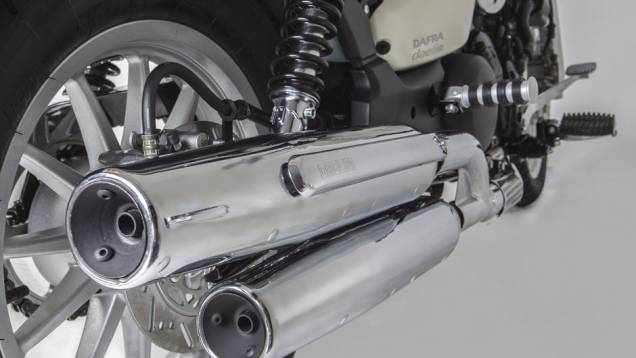 Detalhe do escapamento duplo da Horizon 250 | <a href="https://preprod.quatrorodas.abril.com.br/moto/noticias/dafra-lanca-custom-horizon-250-brasil-743081.shtml" rel="migration">Leia mais</a> Detalhe do escapamento duplo da Horizon 250 | <a href="https://preprod.quatrorodas.abril.com.br/moto/noticias/dafra-lanca-custom-horizon-250-brasil-743081.shtml" rel="migration">Leia mais</a>
