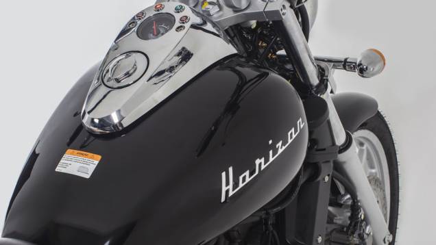 A Horizon 250 é fruto de uma parceria com a coreana Daelim Motor, assim como a Roadwin 250R | <a href="https://preprod.quatrorodas.abril.com.br/moto/noticias/dafra-lanca-custom-horizon-250-brasil-743081.shtml" rel="migration">Leia mais</a> A Horizon 250 é fruto de uma parceria com a coreana Daelim Motor, assim como a Roadwin 250R | <a href="https://preprod.quatrorodas.abril.com.br/moto/noticias/dafra-lanca-custom-horizon-250-brasil-743081.shtml" rel="migration">Leia mais</a>