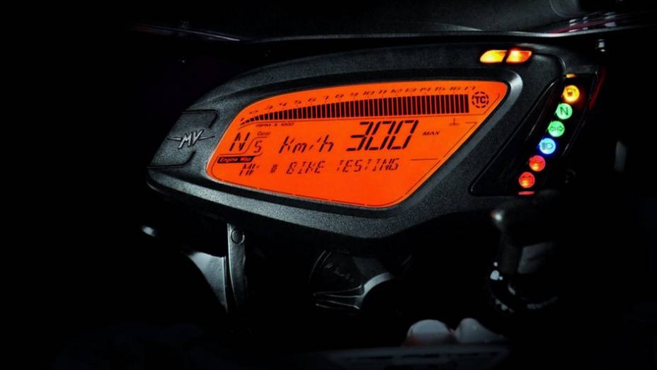 Velocidade máxima divulgada é de 269 km/h | <a href="https://preprod.quatrorodas.abril.com.br/moto/noticias/mv-agusta-f3-800-chega-r-56-mil-792913.shtml" rel="migration">Leia mais</a>