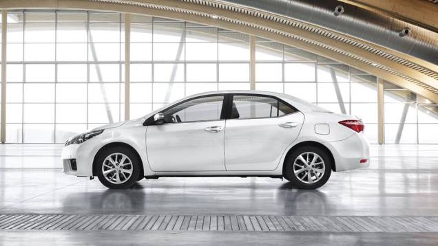 Os dois veículos têm poucas diferenças entre si | <a href="https://preprod.quatrorodas.abril.com.br/noticias/fabricantes/toyota-revela-novo-corolla-europeu-743504.shtml" rel="migration">Leia mais</a> | <a href="https://preprod.quatrorodas.abril.com.br/galerias/toyota/novo-corolla-743410." rel="migration"></a> Os dois veículos têm poucas diferenças entre si | <a href="https://preprod.quatrorodas.abril.com.br/noticias/fabricantes/toyota-revela-novo-corolla-europeu-743504.shtml" rel="migration">Leia mais</a> | <a href="https://preprod.quatrorodas.abril.com.br/galerias/toyota/novo-corolla-743410." rel="migration"></a>