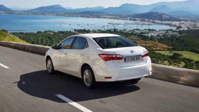 Lembrando que a versão europeia do novo Corolla será aquela que dará origem à brasileira | <a href="https://preprod.quatrorodas.abril.com.br/noticias/fabricantes/toyota-revela-novo-corolla-europeu-743504.shtml" rel="migration">Leia mais</a> | <a href="https://quatrorodas.abril.co" rel="migration"></a> Lembrando que a versão europeia do novo Corolla será aquela que dará origem à brasileira | <a href="https://preprod.quatrorodas.abril.com.br/noticias/fabricantes/toyota-revela-novo-corolla-europeu-743504.shtml" rel="migration">Leia mais</a> | <a href="https://quatrorodas.abril.co" rel="migration"></a>