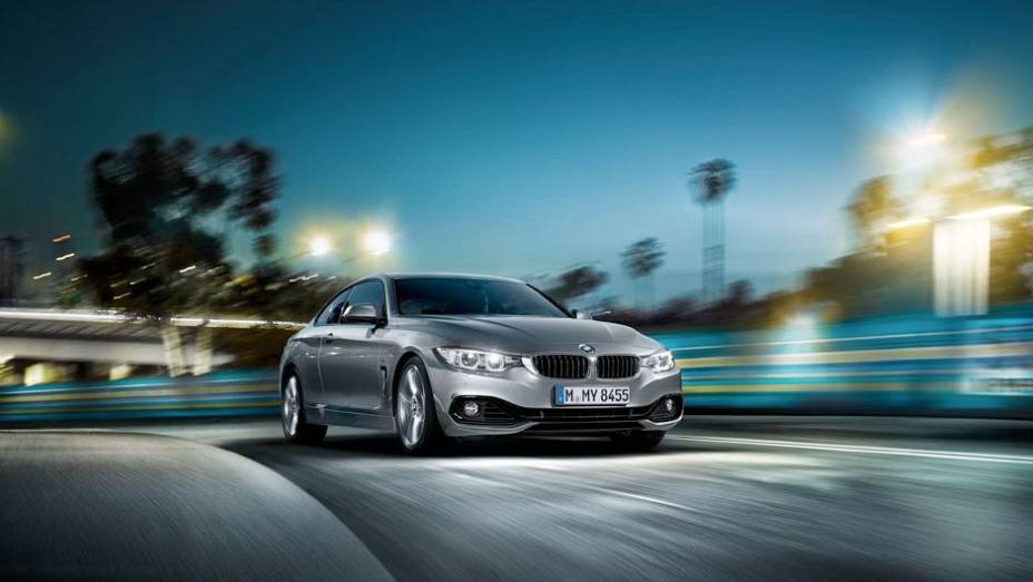 Todas as versões podem ser equipadas com transmissão manual de seis velocidades ou automática de oito marchas | <a href="https://preprod.quatrorodas.abril.com.br/saloes/frankfurt/2013/bmw-serie-4-coupe-753156.shtml" rel="migration">Leia mais</a>