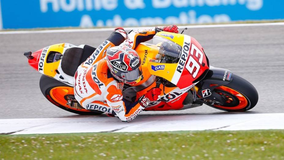 A revelação Márc Marquez ficou no segundo lugar | <a href="https://preprod.quatrorodas.abril.com.br/moto/noticias/motogp-rossi-reencontra-vitoria-assen-745441.shtml" rel="migration">Leia mais</a>