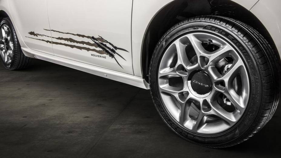 As rodas de liga-leve de 17 polegadas s&atilde;o exclusivas da edi&ccedil;&atilde;o | <a href="https://preprod.quatrorodas.abril.com.br/noticias/fabricantes/fiat-lanca-bravo-wolverine-746753.shtml" rel="migration">Leia mais</a>
