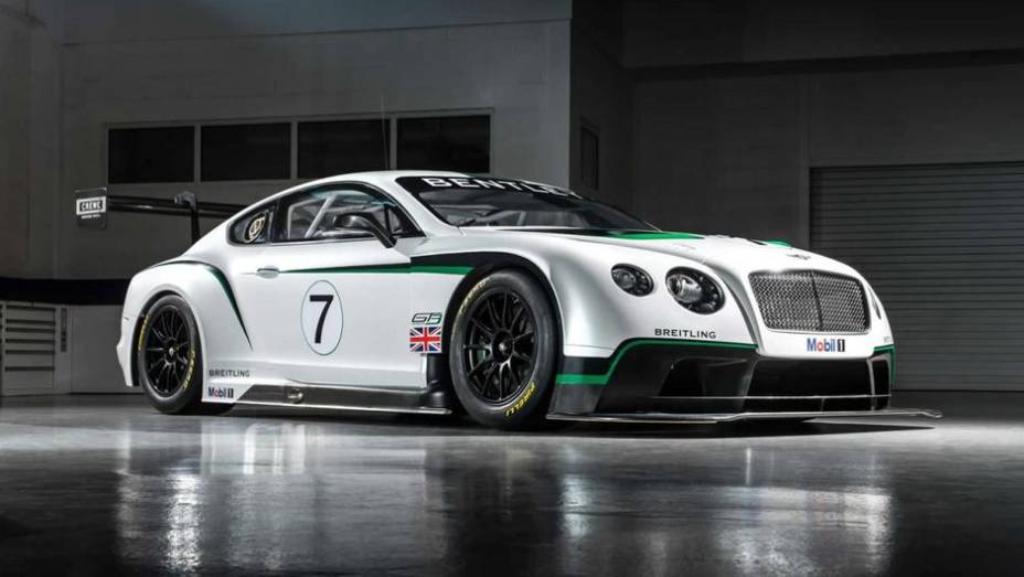 Trata-se de uma versão voltada para as pistas, que estreará em competições oficiais apenas em 2014, na FIA Blancpain Series | <a href="https://preprod.quatrorodas.abril.com.br/noticias/fabricantes/bentley-apresenta-continental-gt3-goodwood-746678.shtml" rel="migration"></a>