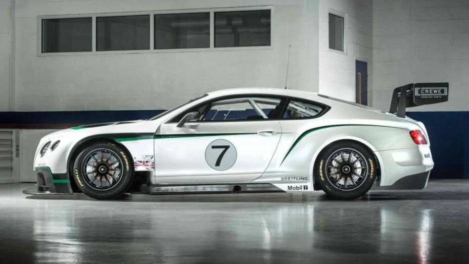 Bentley Continental GT3 | <a href="https://preprod.quatrorodas.abril.com.br/noticias/fabricantes/bentley-apresenta-continental-gt3-goodwood-746678.shtml" rel="migration">Leia mais</a>