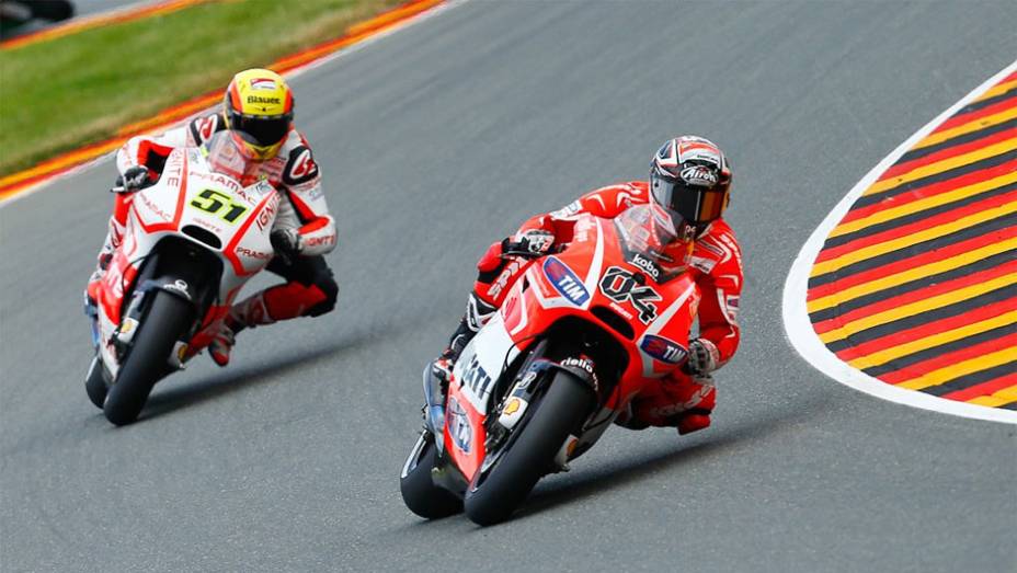 Andrea Dovizioso (Ducati) ficou com o nono tempo | <a href="https://preprod.quatrorodas.abril.com.br/moto/noticias/motogp-marquez-conquista-pole-alemanha-746854.shtml" rel="migration">Leia mais</a>