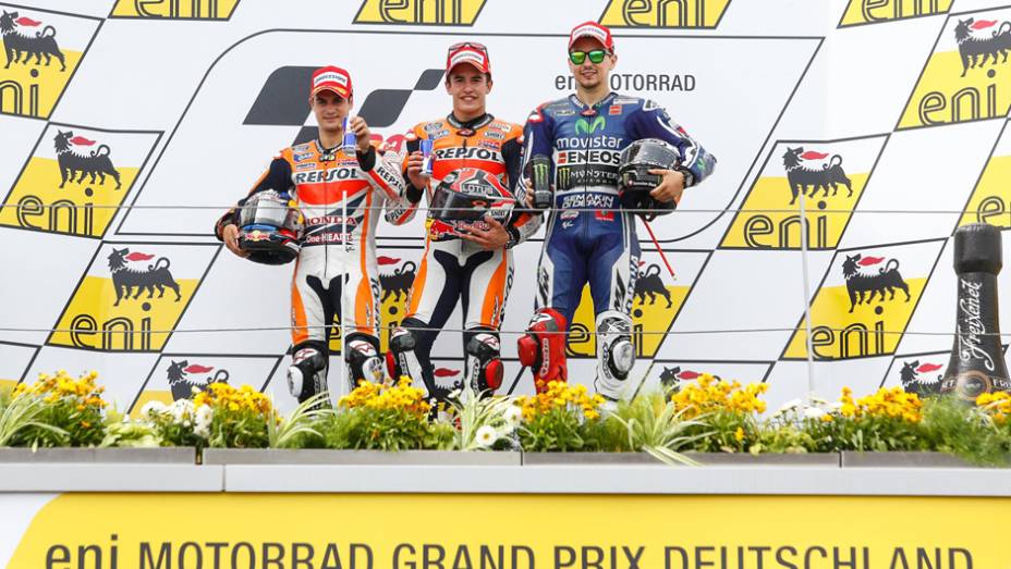 Marc Márquez (Repsol Honda Team) venceu GP da Alemanha e assumiu a liderança do Mundial | <a href="https://preprod.quatrorodas.abril.com.br/moto/noticias/motogp-marquez-vence-alemanha-lider-746865.shtml" rel="migration">Leia mais</a>