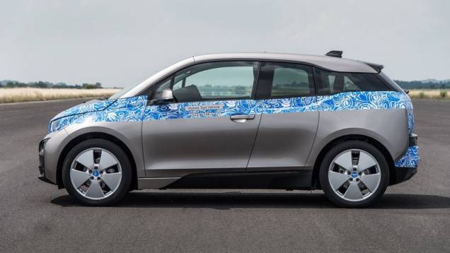 No resto da Europa, o i3 chegará por 31.323 euros, enquanto o valor de mercado nos Estados Unidos foi definido em 41.350 dólares | <a href="https://preprod.quatrorodas.abril.com.br/noticias/fabricantes/bmw-revela-fotos-informacoes-i3-747627.shtml" rel="migration">Leia mais</a> No resto da Europa, o i3 chegará por 31.323 euros, enquanto o valor de mercado nos Estados Unidos foi definido em 41.350 dólares | <a href="https://preprod.quatrorodas.abril.com.br/noticias/fabricantes/bmw-revela-fotos-informacoes-i3-747627.shtml" rel="migration">Leia mais</a>