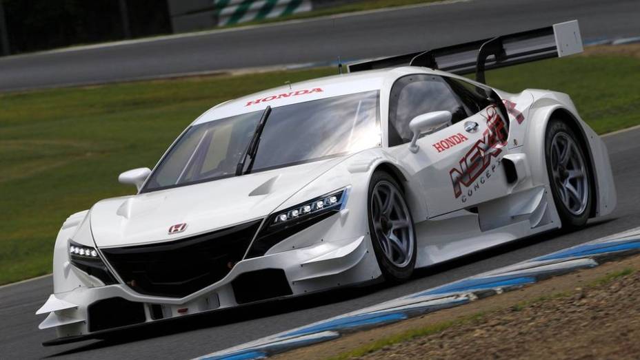 Trata-se do Acura/Honda NSX concept numa versão voltada para as pistas... | <a href="https://preprod.quatrorodas.abril.com.br/noticias/fabricantes/honda-revela-nsx-concept-gt-750208.shtml" rel="migration">Leia mais</a>