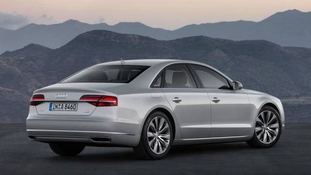Os modelos chegarão ao mercado europeu em novembro deste ano, com preços partindo de 74,5 mil euros na Alemanha | <a href="https://preprod.quatrorodas.abril.com.br/saloes/frankfurt/2013/audi-a8-2014-753145.shtml" rel="migration">Leia mais</a> Os modelos chegarão ao mercado europeu em novembro deste ano, com preços partindo de 74,5 mil euros na Alemanha | <a href="https://preprod.quatrorodas.abril.com.br/saloes/frankfurt/2013/audi-a8-2014-753145.shtml" rel="migration">Leia mais</a>
