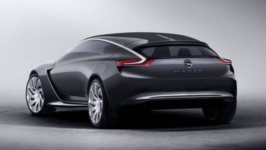 O carro antecipa conceitos de design que serão utilizados em seus próximos lançamentos | <a href="https://preprod.quatrorodas.abril.com.br/saloes/frankfurt/2013/opel-monza-concept-752069.shtml" rel="migration">Leia mais</a>