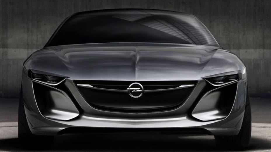 Como apresenta plataforma modular, o Monza concept, em tese, pode receber diversos tipos de motorização | <a href="https://preprod.quatrorodas.abril.com.br/saloes/frankfurt/2013/opel-monza-concept-752069.shtml" rel="migration">Leia mais</a>