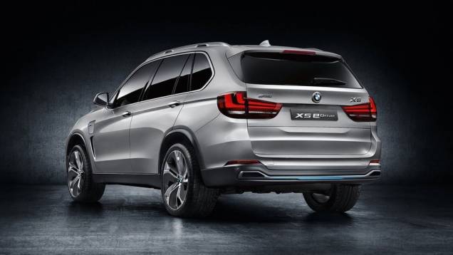 Quanto à motorização, é utilizado um bloco de 4 cilindros turbo, cujas especificações técnicas ainda não foram informadas | <a href="https://preprod.quatrorodas.abril.com.br//saloes/frankfurt/2013/bmw-concept-x5-edrive-752125.shtml" rel="migration">Leia mais</a> Quanto à motorização, é utilizado um bloco de 4 cilindros turbo, cujas especificações técnicas ainda não foram informadas | <a href="https://preprod.quatrorodas.abril.com.br//saloes/frankfurt/2013/bmw-concept-x5-edrive-752125.shtml" rel="migration">Leia mais</a>
