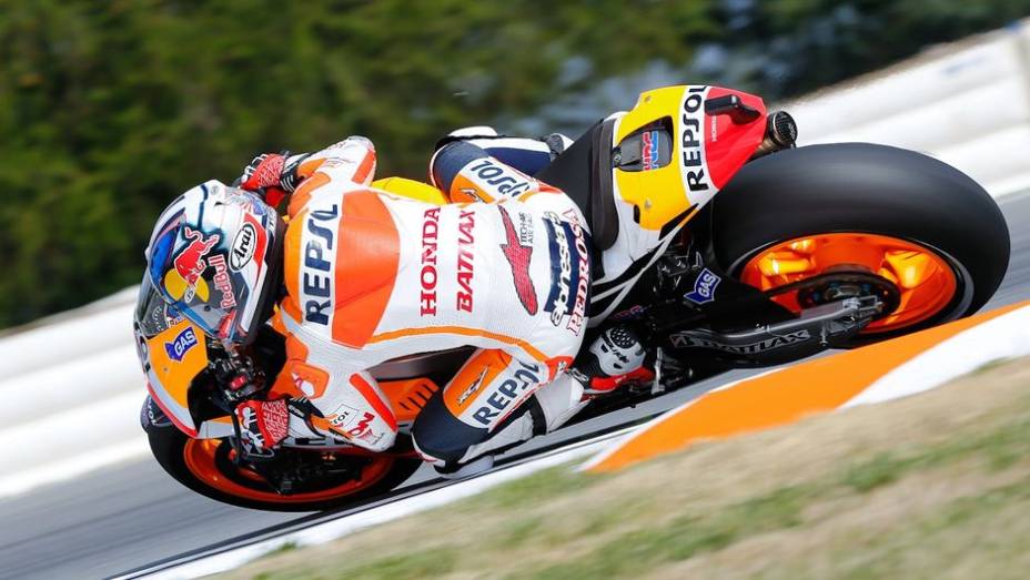 Na sequência veio Dani Pedrosa (Repsol Honda Team) | <a href="https://preprod.quatrorodas.abril.com.br/moto/noticias/motogp-crutchlow-pole-brno-751184.shtml" rel="migration">Leia mais</a>