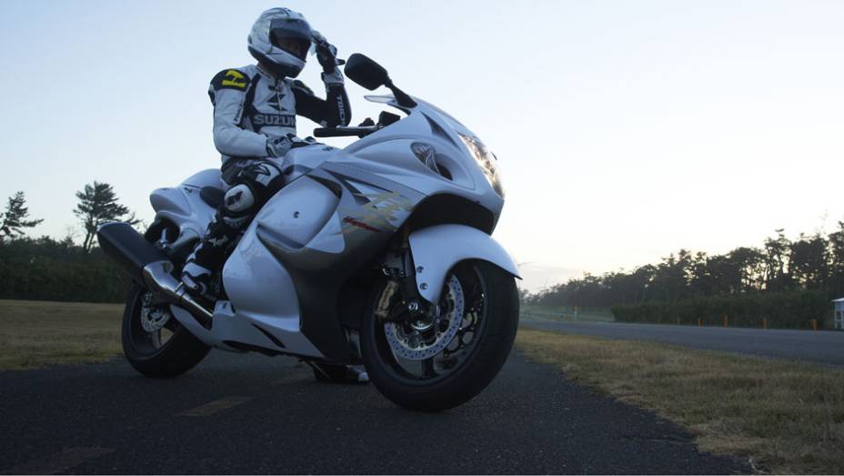 Suzuki Hayabusa 2013 chega ao Brasil com ABS | <a href="https://preprod.quatrorodas.abril.com.br/moto/noticias/suzuki-hayabusa-2013-chega-ao-brasil-abs-751353.shtml" rel="migration">Leia mais</a>