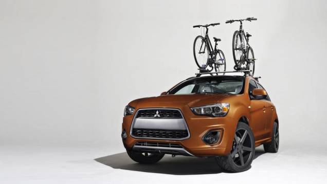 A Mitsubishi, em parceria com o H360 Group, apresentou as séries especiais Summer Edition e Winter Edition para os SUVs Outlander e Outlander Sport | <a href="https://preprod.quatrorodas.abril.com.br/noticias/fabricantes/mitsubishi-mostra-outlander-summer-winter-e" rel="migration"></a> A Mitsubishi, em parceria com o H360 Group, apresentou as séries especiais Summer Edition e Winter Edition para os SUVs Outlander e Outlander Sport | <a href="https://preprod.quatrorodas.abril.com.br/noticias/fabricantes/mitsubishi-mostra-outlander-summer-winter-e" rel="migration"></a>