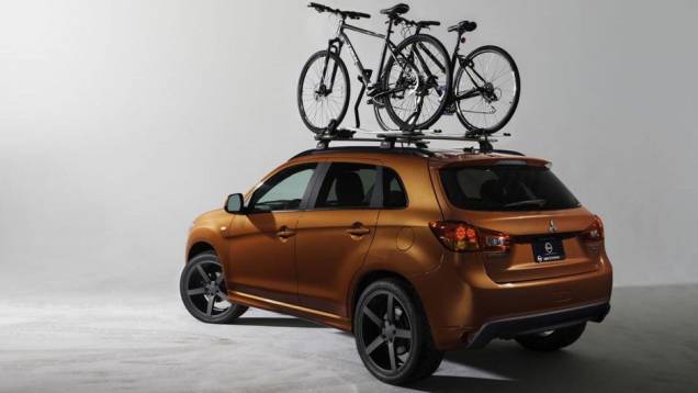 A Summer Edition tem cor de carroceria laranja com detalhes em grafite, rodas Vossen CV3 de 20 polegadas, pneus Nitto NT420S, suporte duplo para bicicletas no teto... | <a href="https://preprod.quatrorodas.abril.com.br/noticias/fabricantes/mitsubishi-mostra-outlan" rel="migration"></a> A Summer Edition tem cor de carroceria laranja com detalhes em grafite, rodas Vossen CV3 de 20 polegadas, pneus Nitto NT420S, suporte duplo para bicicletas no teto... | <a href="https://preprod.quatrorodas.abril.com.br/noticias/fabricantes/mitsubishi-mostra-outlan" rel="migration"></a>