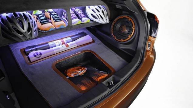 O porta-malas é modificado, com alguns compartimentos | <a href="https://preprod.quatrorodas.abril.com.br/noticias/fabricantes/mitsubishi-mostra-outlander-summer-winter-editions-751676.shtml" rel="migration">Leia mais</a> O porta-malas é modificado, com alguns compartimentos | <a href="https://preprod.quatrorodas.abril.com.br/noticias/fabricantes/mitsubishi-mostra-outlander-summer-winter-editions-751676.shtml" rel="migration">Leia mais</a>