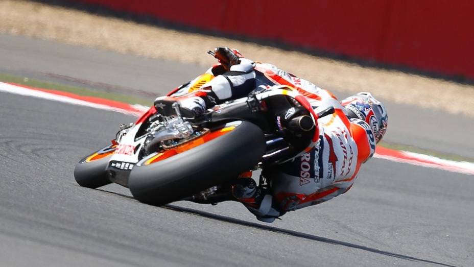 ...e Dani Pedrosa terminou em terceiro | <a href="https://preprod.quatrorodas.abril.com.br/moto/noticias/motogp-lorenzo-lidera-sexta-feira-751904.shtml" rel="migration">Leia mais</a>