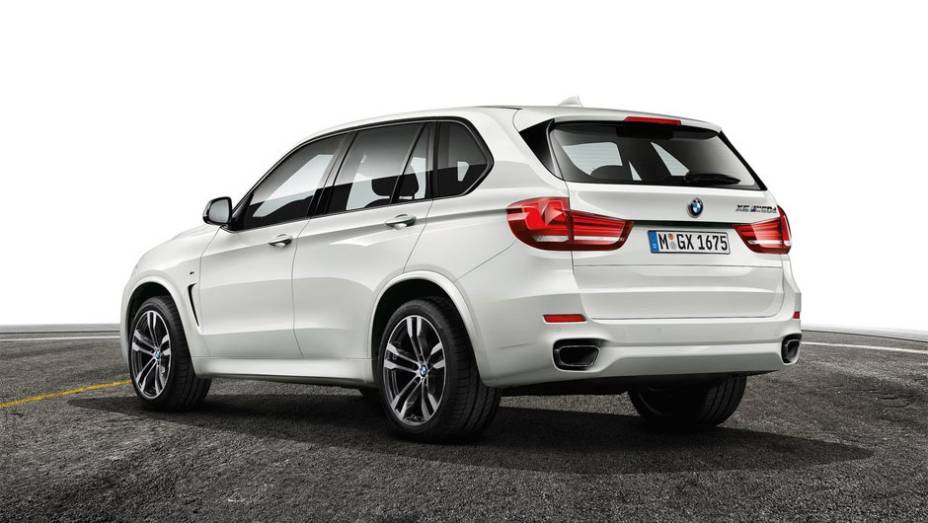 Tendo em conta este é um modelo de desempenho da divisão Motorsport, o X5 M50d está equipado com suspensão adaptativa | <a href="https://preprod.quatrorodas.abril.com.br/noticias/fabricantes/bmw-lanca-x5-m50d-2014-752000.shtml" rel="migration">Leia mais</a>