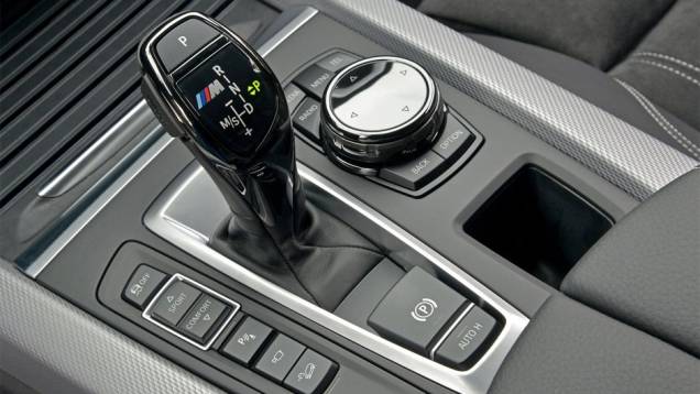 BMW X5 M50 está equipado com câmbio automático de oito velocidades | <a href="https://preprod.quatrorodas.abril.com.br/noticias/fabricantes/bmw-lanca-x5-m50d-2014-752000.shtml" rel="migration">Leia mais</a> BMW X5 M50 está equipado com câmbio automático de oito velocidades | <a href="https://preprod.quatrorodas.abril.com.br/noticias/fabricantes/bmw-lanca-x5-m50d-2014-752000.shtml" rel="migration">Leia mais</a>