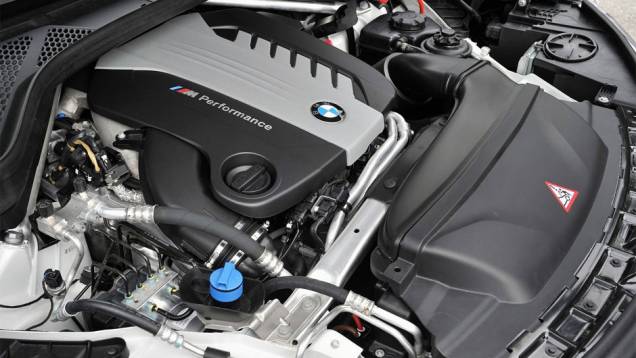 Movido a diesel, o X5 M50d é um carro econômico devido ao seu tamanho, com um consumo de combustível de 14,92 km/l com emissões de CO2 de 177 g/km | <a href="https://preprod.quatrorodas.abril.com.br/noticias/fabricantes/bmw-lanca-x5-m50d-2014-752000.shtml" rel="migration">Leia ma</a> Movido a diesel, o X5 M50d é um carro econômico devido ao seu tamanho, com um consumo de combustível de 14,92 km/l com emissões de CO2 de 177 g/km | <a href="https://preprod.quatrorodas.abril.com.br/noticias/fabricantes/bmw-lanca-x5-m50d-2014-752000.shtml" rel="migration">Leia ma</a>