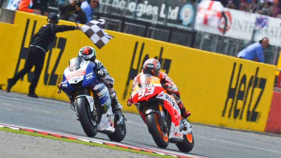 Jorge Lorenzo superou Marc Márquez em Silverstone | <a href="https://preprod.quatrorodas.abril.com.br/moto/noticias/motogp-lorenzo-bate-marquez-silverstone-752002.shtml" rel="migration">Leia mais</a>