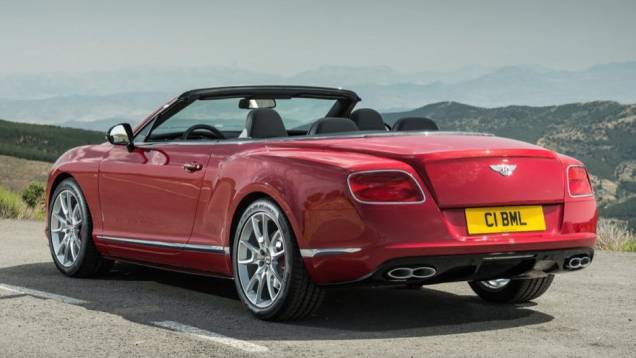 Já as emissões de CO2 estão cotadas, respectivamente, em 246 g/km e 252 g/km | <a href="https://preprod.quatrorodas.abril.com.br/saloes/frankfurt/2013/bentley-continental-gt-v8-s-752161.shtml" rel="migration">Leia mais</a> Já as emissões de CO2 estão cotadas, respectivamente, em 246 g/km e 252 g/km | <a href="https://preprod.quatrorodas.abril.com.br/saloes/frankfurt/2013/bentley-continental-gt-v8-s-752161.shtml" rel="migration">Leia mais</a>