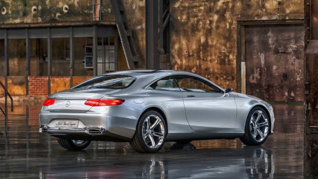 O conceito, considerado pela montadora alemã como "topo de linha", traz diversas mudanças em relação ao modelo CL | <a href="https://preprod.quatrorodas.abril.com.br/saloes/frankfurt/2013/mercedes-benz-classe-s-coupe-753066.shtml" rel="migration">Leia mais</a> O conceito, considerado pela montadora alemã como "topo de linha", traz diversas mudanças em relação ao modelo CL | <a href="https://preprod.quatrorodas.abril.com.br/saloes/frankfurt/2013/mercedes-benz-classe-s-coupe-753066.shtml" rel="migration">Leia mais</a>