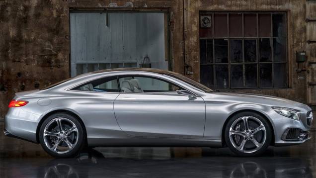 A motorização do Classe S Coupé inclui o V8 do S63 AMG de 455 cv | <a href="https://preprod.quatrorodas.abril.com.br/saloes/frankfurt/2013/mercedes-benz-classe-s-coupe-753066.shtml" rel="migration">Leia mais</a> A motorização do Classe S Coupé inclui o V8 do S63 AMG de 455 cv | <a href="https://preprod.quatrorodas.abril.com.br/saloes/frankfurt/2013/mercedes-benz-classe-s-coupe-753066.shtml" rel="migration">Leia mais</a>