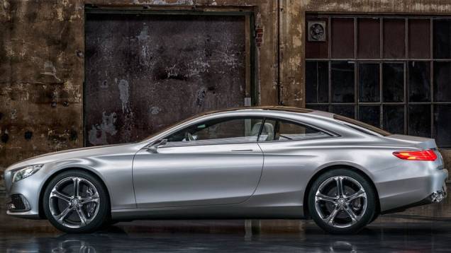 O modelo de produção será exibido em janeiro de 2014, durante o Salão de Detroit | <a href="https://preprod.quatrorodas.abril.com.br/saloes/frankfurt/2013/mercedes-benz-classe-s-coupe-753066.shtml" rel="migration">Leia mais</a> O modelo de produção será exibido em janeiro de 2014, durante o Salão de Detroit | <a href="https://preprod.quatrorodas.abril.com.br/saloes/frankfurt/2013/mercedes-benz-classe-s-coupe-753066.shtml" rel="migration">Leia mais</a>