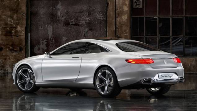 ... ao passo que a traseira conta com novas lanternas horizontais, que dão um toque de luxo ao modelo | <a href="https://preprod.quatrorodas.abril.com.br/saloes/frankfurt/2013/mercedes-benz-classe-s-coupe-753066.shtml" rel="migration">Leia mais</a> ... ao passo que a traseira conta com novas lanternas horizontais, que dão um toque de luxo ao modelo | <a href="https://preprod.quatrorodas.abril.com.br/saloes/frankfurt/2013/mercedes-benz-classe-s-coupe-753066.shtml" rel="migration">Leia mais</a>