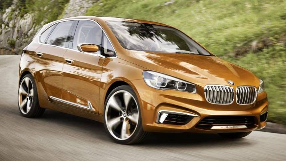 A BMW apresentou neste Salão de Frankfurt o Concept Active Tourer Outdoor | <a href="https://preprod.quatrorodas.abril.com.br/saloes/frankfurt/2013/bmw-concept-active-tourer-outdoor-753746.shtml" rel="migration">Leia mais</a>