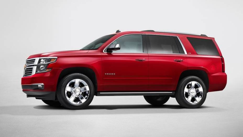 Pela Chevrolet, um dos modelos apresentados é o Tahoe | <a href="https://preprod.quatrorodas.abril.com.br/noticias/saloes/los-angeles-2013/eua-gm-lanca-linha-2015-suvs-753784.shtml" rel="migration">Leia mais</a> | <a href="https://preprod.quatrorodas.abril.com.br/galerias/saloes/los-angel" rel="migration"></a>