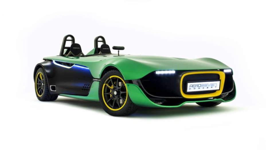 Um dia depois de as primeiras imagens do AeroSeven concept circularem pela Internet, a Caterham desfez o mistério e apresentou o carro oficialmente | <a href="https://preprod.quatrorodas.abril.com.br/noticias/fabricantes/caterham-apresenta-aeroseven-concept-754703" rel="migration"></a>