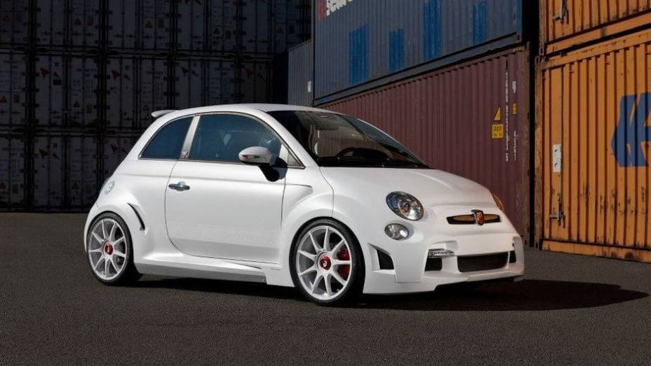 A Zender, prestigiada preparadora de carros europeia, revelou sua própria versão para o Abarth 500, chamada de Corsa Stradale | <a href="https://preprod.quatrorodas.abril.com.br/noticias/fabricantes/zender-revela-abarth-500-corsa-stradale-754764.shtml" rel="migration"></a>