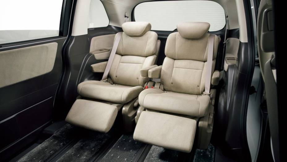 Estar&atilde;o dispon&iacute;veis dois tipos de cabine | <a href="https://preprod.quatrorodas.abril.com.br/noticias/fabricantes/honda-revela-fotos-novo-odyssey-japones-755635.shtml" rel="migration">Leia mais</a>