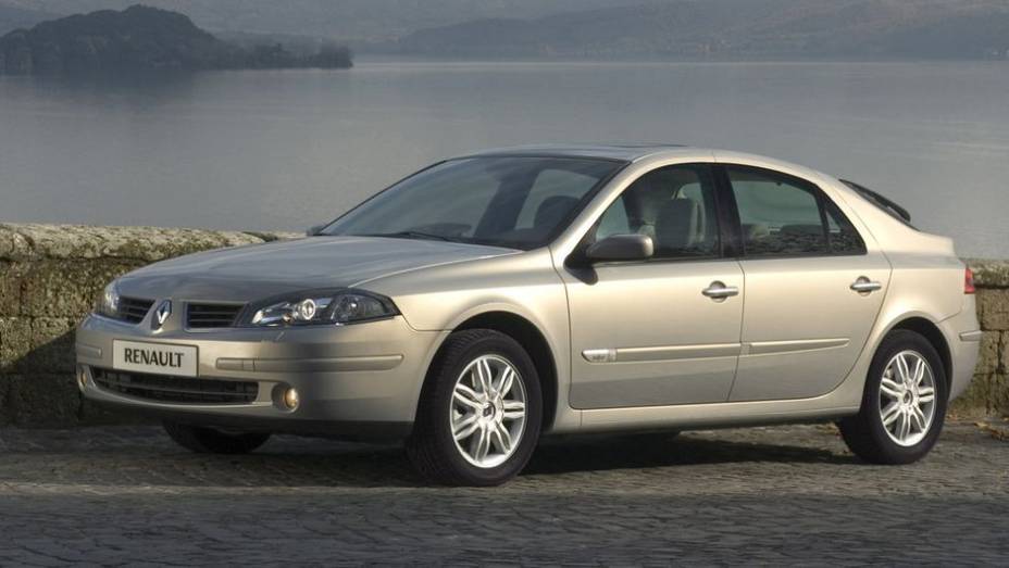 8º - Renault Laguna - US$ 4.826 por unidade | <a href="https://preprod.quatrorodas.abril.com.br/noticias/mercado/estudo-vw-tem-prejuizo-us-6-27-milhoes-cada-bugatti-veyron-755638.shtml" rel="migration">Leia mais</a>